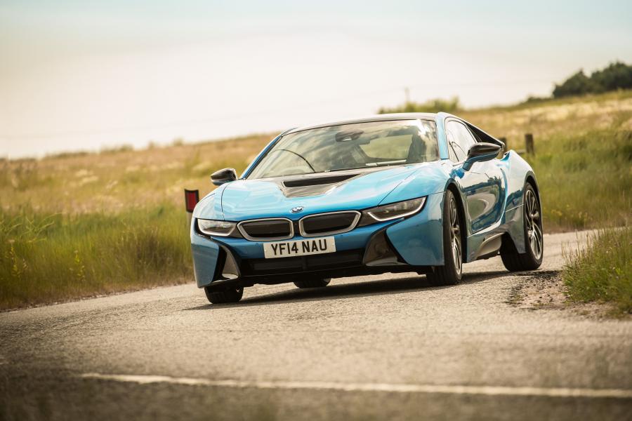  BMW i8 2014 года  (UK) (фото 46 из 69)